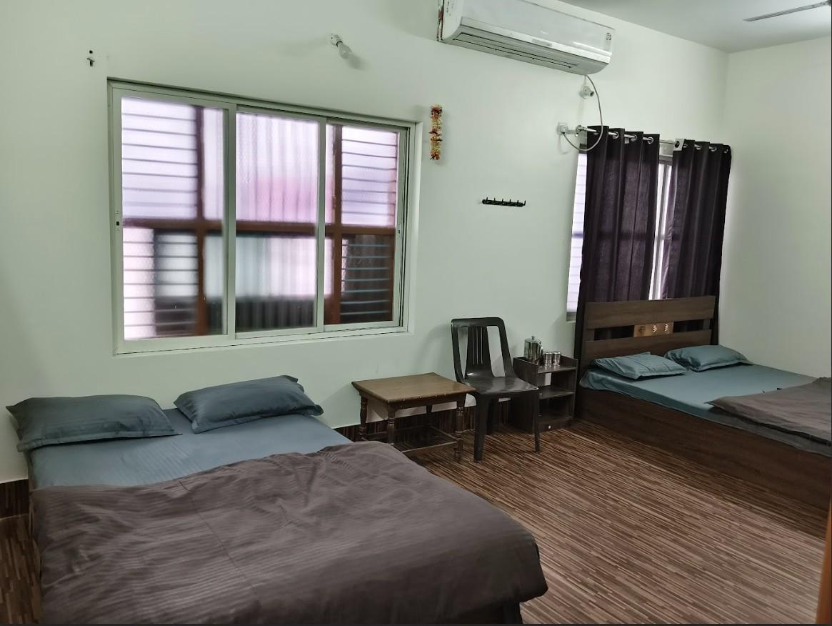 Budget hotels and dormitories